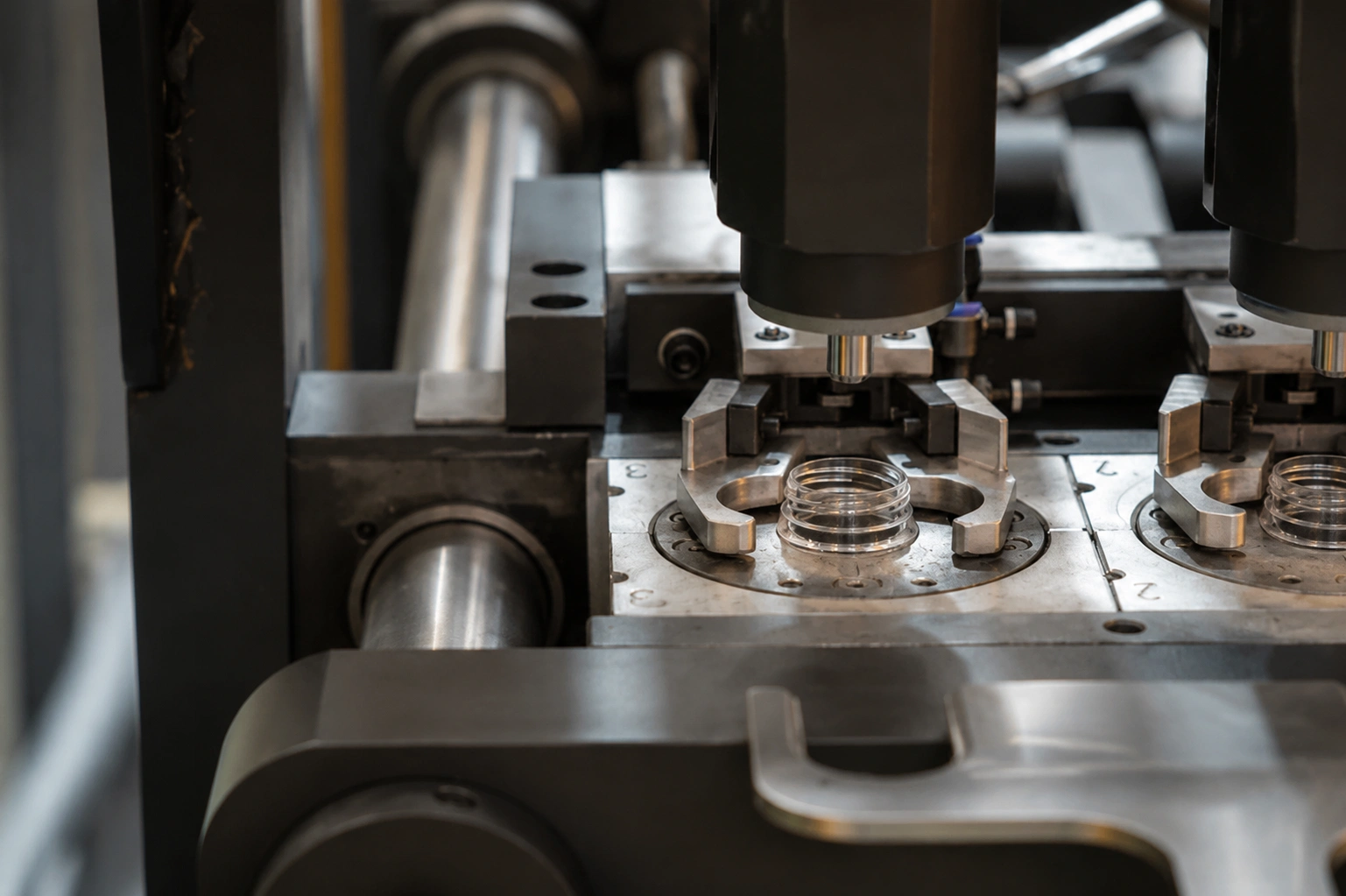 pet injection mold