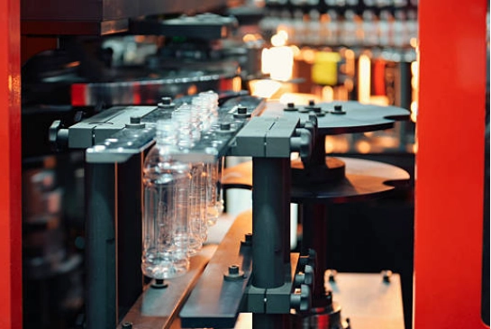 Plastic bottle blow molding machine run