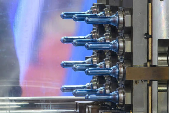 injection process of PET bottle products